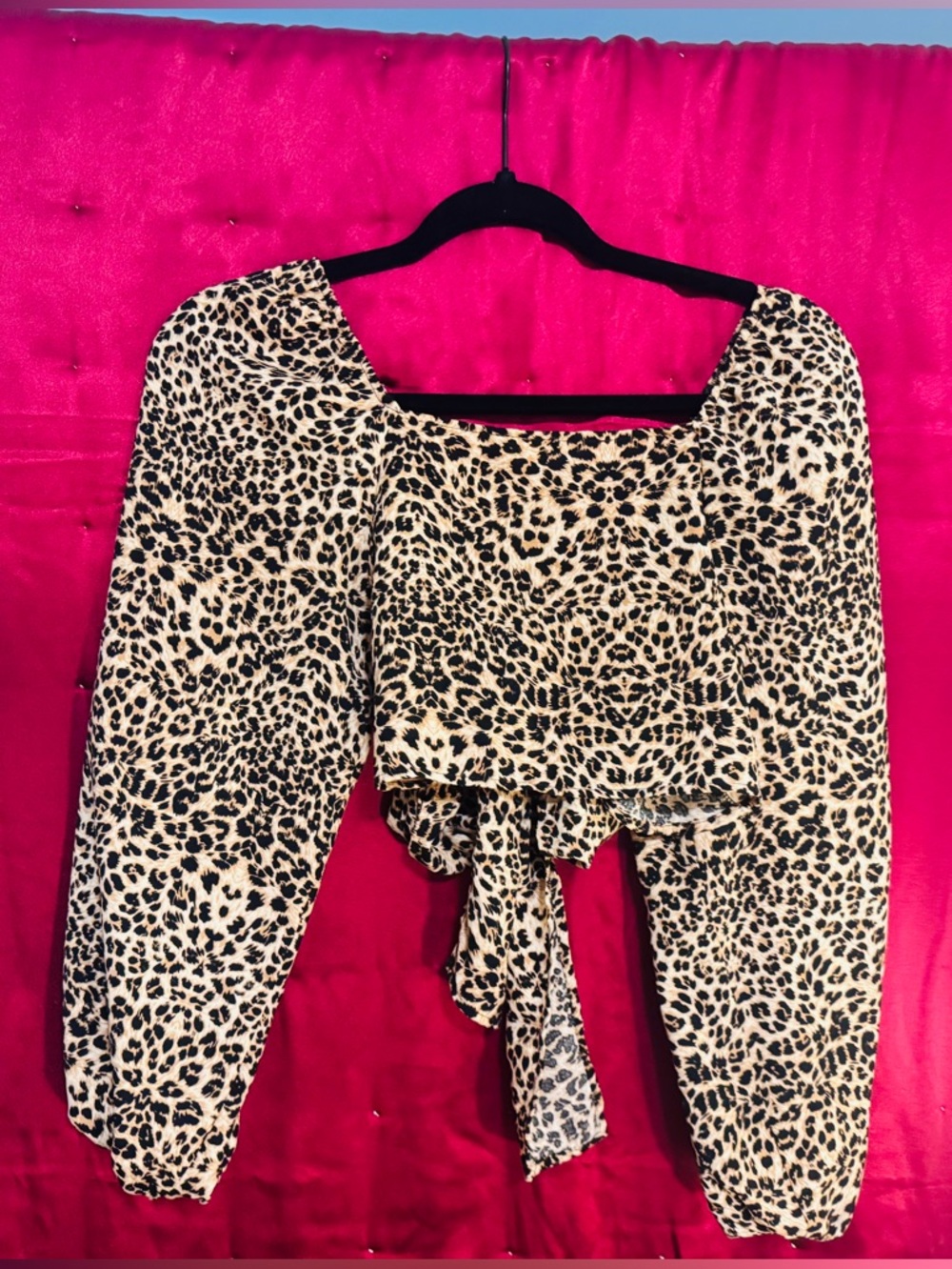 👑 CUTE SIZE SMALL TIE FRONT ANIMAL PRINT CROP TOP - Picture 4 of 7
